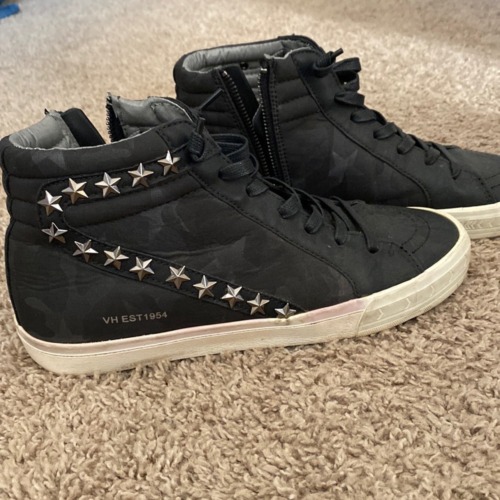 Vintage Havana black star hitops